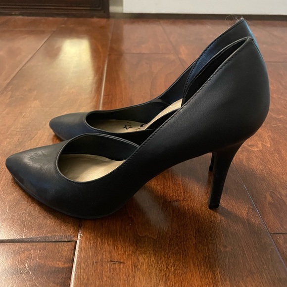 Black leather pumps size 7 - Picture 6 of 7